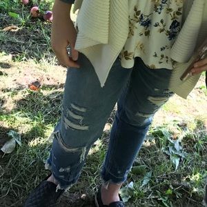 ANNIE HIGH TISE GIRLFRIEND JEANS SIZE 28